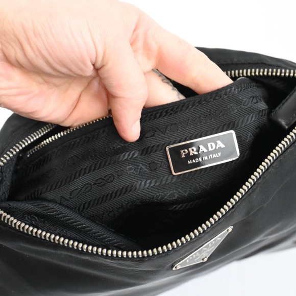 Authentic PRADA Tessuto Nylon messenger bag  with custom strap - Picture 4 of 6